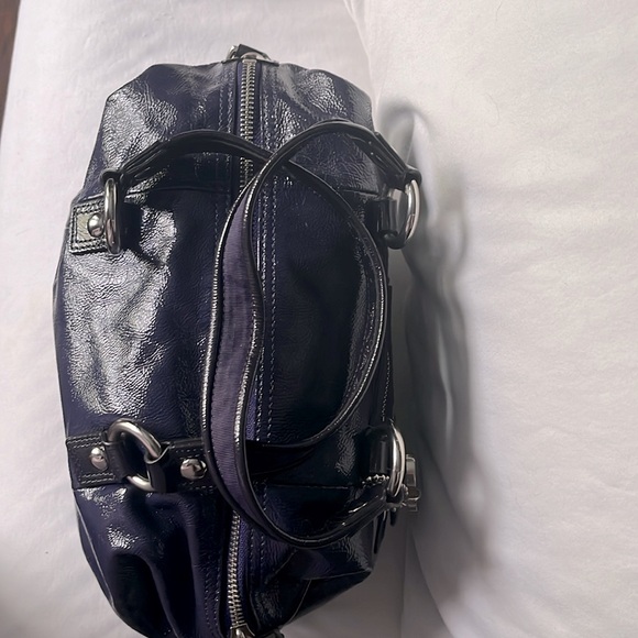 Coach Poppy patent leather handbag - Picture 5 of 6